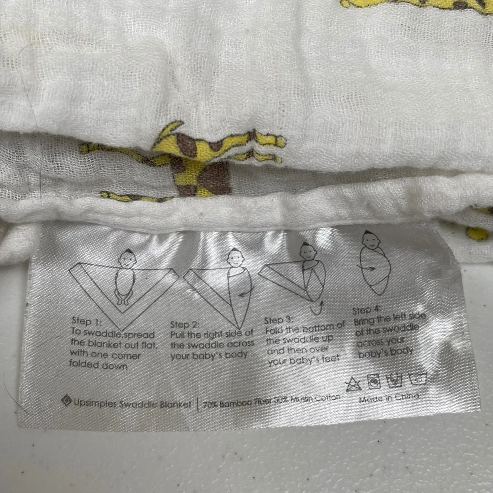 Luvable Friends Cloud Island Muslin Swaddle Blankets 4 Giraffe‎ Dinosaur Planes